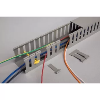   Canalplast ED3775 perforált huzalozócsatorna fedéllel, 75mm x 37,5mm x 2000mm ( m x sz x h ), résszélesség 5 mm, RAL 7030