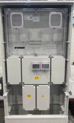 Csatári Plast CSP24.ES146 PVT-K-L Á-V Fm-U egy felhasználói helyes 1xM63.80A+1xV32 mérőszekrény földkábeles, szabadon álló kivitelben, IP65, UV álló, 2015x665x250mm ( PVT-K-L Á-V Fm-U )
