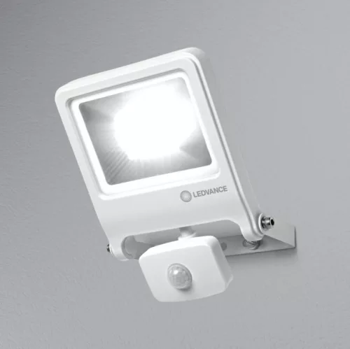 LEDVANCE Endura FLOOD LED fényvető kültéri fehér, szenzoros, 30W, 3000K, IP44, 2700lm