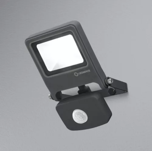 LEDVANCE Endura FLOOD LED fényvető kültéri fehér, szenzoros, 10W, 4000K, IP44, 800lm