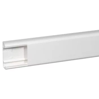   Legrand 010463 Univerzális DLP kábelcsatorna, 105 x 35 mm, 85 mm-es hajlékony fedéllel, válaszfal nélkül, Program Mosaic szerelvényekkel szerelhető, 2 m, fehér ( Legrand 010463 )