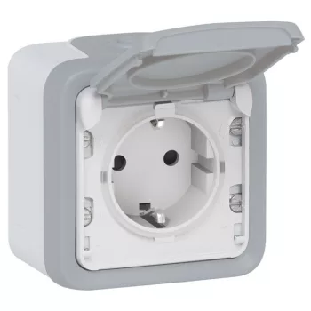  Legrand Plexo 069733 vízmentes földelt csatlakozóaljzat (dugalj) 2P+F szürke burkolattal, kerettel, falon kívüli, 16A 250V IP55 (Legrand 069733)