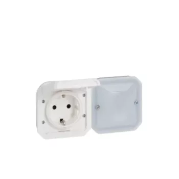   Legrand Plexo 55 069887L vízmentes IP55 Netatmo okos csatlakozóaljzat 2P+F (végrehajtó), fehér burkolattal, kerettel, süllyesztett kivitel ( összeszerelt ), 16A 250V, Legrand 069887L