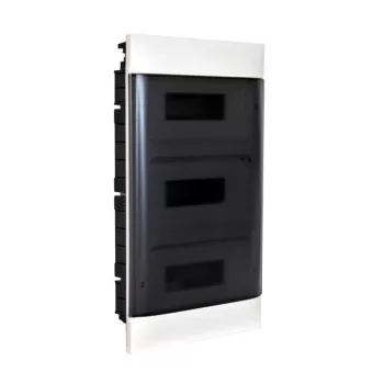   Legrand 135153 Practibox S műanyag kiselosztó 36 modul, 3 sor, Füstszínű ajtóval, IP40, téglafalba süllyesztett, PE és N sínnel, méret : 535x328x103 mm