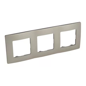 Legrand Niloé 397063 hármas keret, IP20, pezsgő