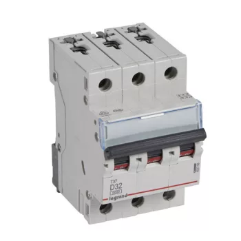   Legrand 403758 TX3 Kismegszakító. 3P, 32A, D karakterisztika, 6kA