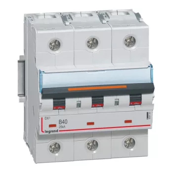   Legrand 409733 DX3 Kismegszakító. 3P, 40A, B karakterisztika, 25kA