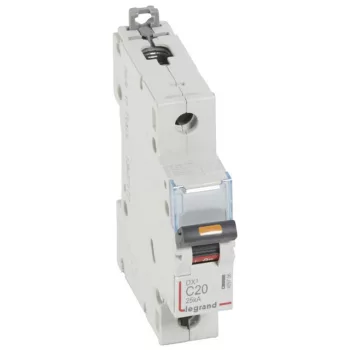   Legrand 409756 DX3 Kismegszakító. 1P, 20A, C karakterisztika, 25kA