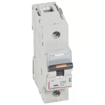   Legrand 409759 DX3 Kismegszakító. 1P, 40A, C karakterisztika, 25kA