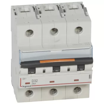   Legrand 409836 DX3 Kismegszakító. 3P, 32A, D karakterisztika, 25kA