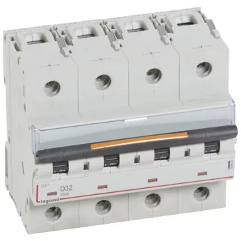   Legrand 409849 DX3 Kismegszakító. 4P, 32A, D karakterisztika, 25kA