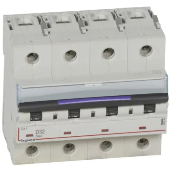  Legrand 410229 DX3 Kismegszakító. 4P, 32A, D karakterisztika, 50kA