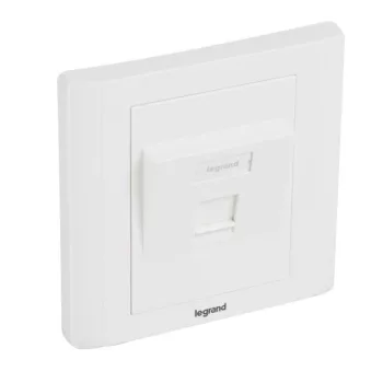   Legrand 632796 Linkeo süllyesztett szerelvény 1xRJ45 keystone port fogadására döntött fehér burkolattal és kerettel címketartóval ( Legrand 632796 )