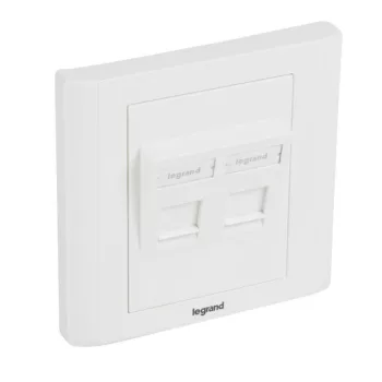   Legrand 632797 Linkeo süllyesztett szerelvény 2xRJ45 keystone port fogadására döntött fehér burkolattal és kerettel címketartóval ( Legrand 632797 )