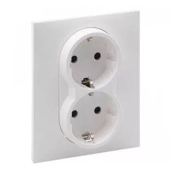   Legrand SUNO 721126 földelt csatlakozóaljzat (dugalj), biztonsági zsaluval, 2x2P+F, fehér burkolattal, rugós bekötés, kerettel, süllyesztett, 16A 250V IP20