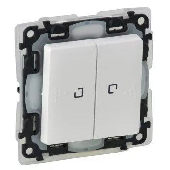 Legrand Valena Life 752159 dupla váltókapcsoló (106+6), 10 A, IP44, fehér, süllyesztett