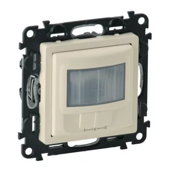   Legrand Valena Life 752272 mozgásérzékelős kapcsoló beépített nyomógombbal, 2 vezetékes, elefántcsont burkolattal keret nélkül, süllyesztett 10A 250V (Legrand 752272)