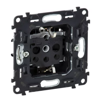   Legrand 753024 Valena InMatic 2P+F csatlakozóaljzat mechanizmus gyermekvédelemmel, csavaros vezetékbekötéssel ( Legrand 753024 )