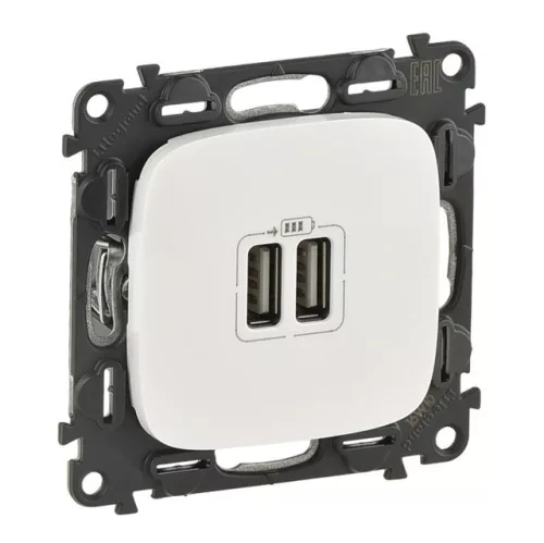 Legrand Valena Allure 754995 USB töltőaljzat, IP40, fehér, süllyesztett