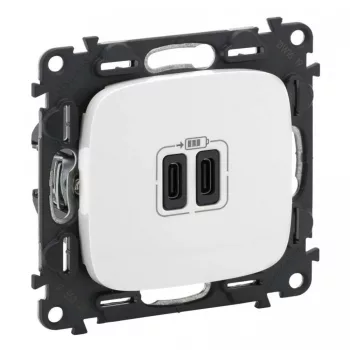   Legrand 755345 Valena Allure Töltőaljzat Kettős USB C-típusú csatlakozóval, 5V–3A–15W, Túlfesz-védelem >1kW, Class II SELV, Fehér ( Legrand 755345 )