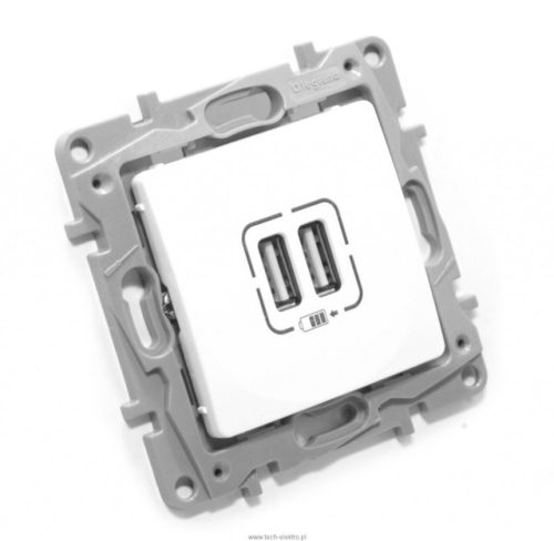 Legrand Niloé 764594 USB dupla töltőaljzat, (2400 mA 5V) fehér burkolattal, keret nélkül, süllyesztett (Legrand 764594)