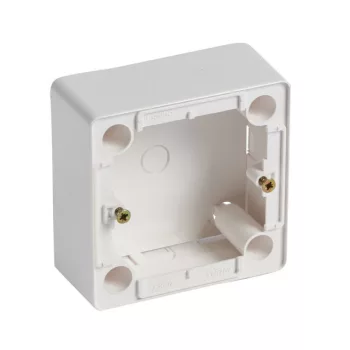   Legrand 773697 Cariva kiemelődoboz 2P+F aljzathoz, 36 mm mély, fehér ( Legrand 773697 )