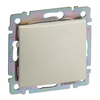 Legrand Valena 774101 egypólusú kapcsoló (101), 10 A, IP44, elefántcsont, süllyesztett