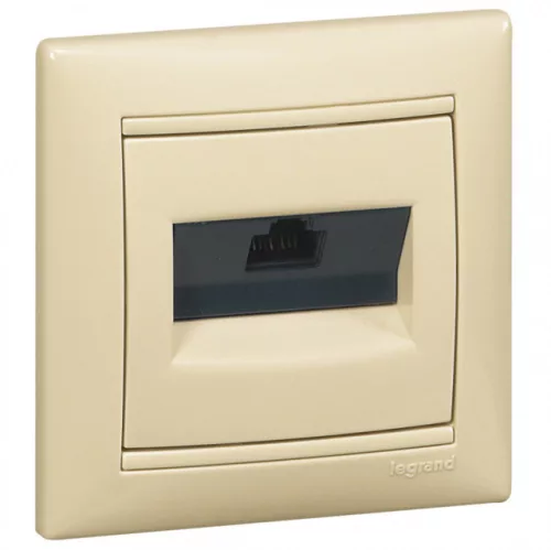 Legrand Valena 774146 RJ45 aljzat, IP20, elefántcsont, süllyesztett