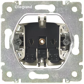   Legrand Valena 774222 földelt csatlakozóaljzat (dugalj) gyermekvédelemmel 2P+F fehér burkolattal keret nélkül, süllyesztett, 16A 250V (Legrand 774222)