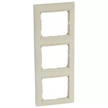   Legrand Valena 774357 3-as elefántcsont keret függőleges elhelyezéssel (Legrand 774357) NEM RENDELHETŐ, HELYETTE 774353 !!!