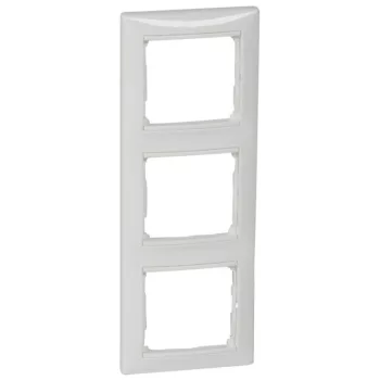   Legrand Valena 774457 3-as fehér keret függőleges elhelyezéssel (Legrand 774457) NEM RENDELHETŐ, . HELYETTE 774453 !!!