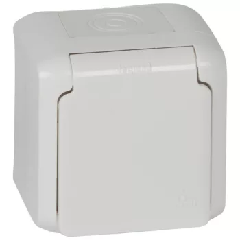 Legrand Forix 782373 földelt dugalj 2P+F, 16 A, IP44, fehér, falon kívüli