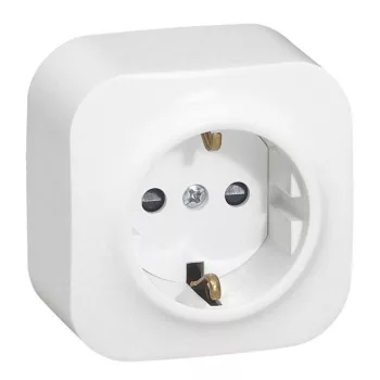 Legrand Forix 782411 földelt dugalj 2P+F, 16 A, IP20, fehér, falon kívüli
