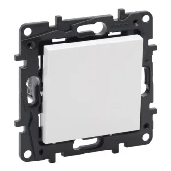 Legrand Niloé Step 863107 Keresztkapcsoló (107), 10 A, IP20, fehér, süllyesztett