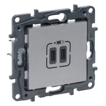 Legrand Niloé Step 863339 USB töltőaljzat, 3 A, IP20, alumínium, süllyesztett
