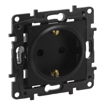 Legrand Niloé Step 863520 földelt dugalj 2P+F, 16 A, IP20, fekete, süllyesztett