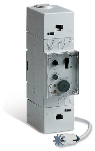 Perry Electric 1TMTE083 Ipari elektronikus termosztát, külső hőfoksüllyesztés funkcióval, fagymentesítés üzemmóddal ( +5 … +30 °C ) be/ki/fagymentesítés kapcsolóval - 2 modulos szenzor tartozék), 16A