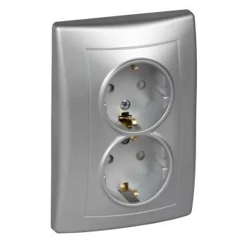   Schneider Electric Sedna SDN3000460 földelt csatlakozóaljzat (dugalj), gyermekvédelemmel, 2x2P+F, aluminium burkolattal. kerettel, süllyesztett, 16A 250V ( SDN3000460 ).