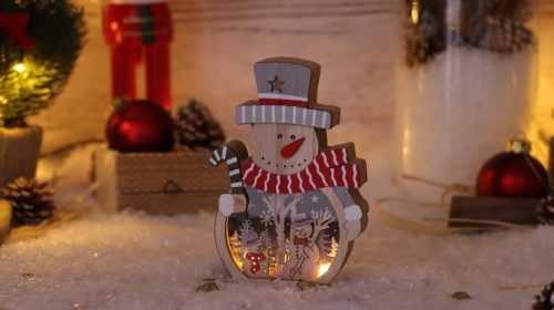 Tracon CHRSMW3WW LED karácsonyi dekoráció, hóember, elemes Timer 6+18h,3LED, meleg fehér ( 3000K ) színhőmérséklettel, 2xAAA ( CHRSMW3WW )
