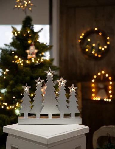 Tracon CHRTRWS5WW LED karácsonyi gyertyapiramis,karácsonyfa,fa, ezüst, elemes Timer 6+18h,5LED, meleg fehér ( 3000K ) színhőmérséklettel, 2xAAA ( CHRTRWS5WW )