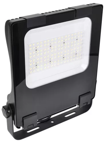 Tracon RHISA100W, LED fényvető, aszimmetrikus 100-240 VAC, 50/60 Hz, 100 W, 13.500 lm, 4000 K, IP66