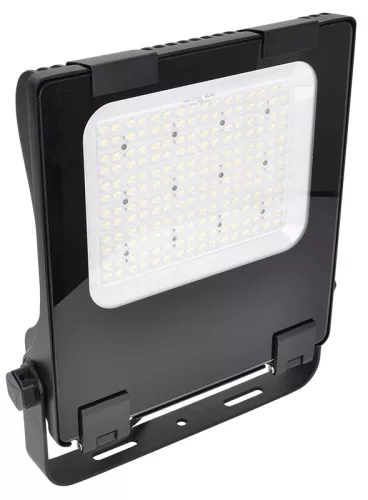 Tracon RHISA150W, LED fényvető, aszimmetrikus 100-240 VAC, 50/60 Hz, 150 W, 20.250 lm, 4000 K, IP66