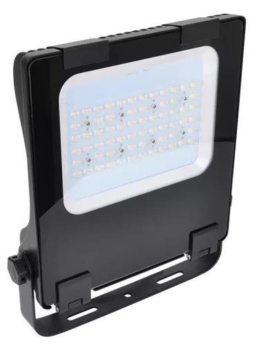 Tracon RHISS100W, LED fényvető, szimmetrikus 100-240 VAC, 50/60 Hz, 100 W, 13.500 lm, 4000 K, IP66, 120°