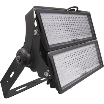   Tracon RSMDZ1000W LED fényvető 100-240V,50Hz,1000W,148000lm,4000K,IP65,60°,EEI=D