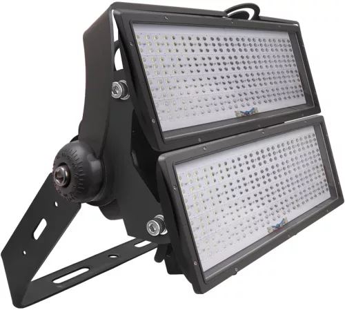 Tracon RSMDZ1000W LED fényvető 100-240V,50Hz,1000W,148000lm,4000K,IP65,60°,EEI=D