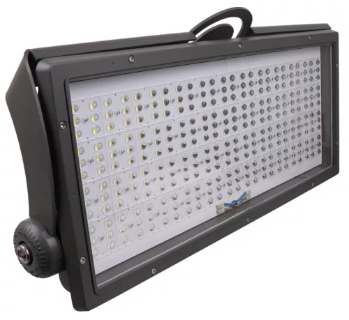 Tracon RSMDZ500W LED fényvető 100-240V,50Hz,500W,74000lm,4000K,IP65,60°,EEI=D