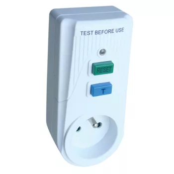   Tracon TFGA-1F, Áram-védőkapcsolós adapter, csapos védőérintkezővel 16A, 30mA, 6kA, IP40, A / AC, E2