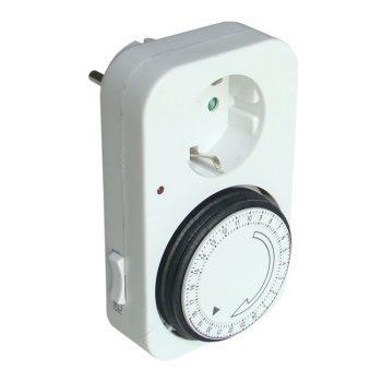   Tracon TKO-DN, Dugaszolható napi kapcsolóóra, elektromechanikus 230V, 16A, IP20