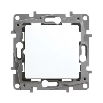  ÚJRACSOMAGOLT Legrand Niloé 764517 kétpólusú kapcsoló (102), fehér burkolattal keret nélkül, süllyesztett 16A 250V (Legrand 764517 / 664517)
