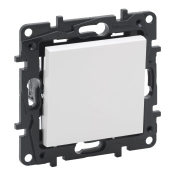   ÚJRACSOMAGOLT Legrand Niloé Step 863101 egypólusú kapcsoló, 10AX, fehér (Legrand 863101 / 863101B)